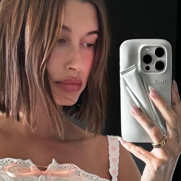 rhode Lip Case Silicone Phone Case iPhone 15 Pro NIB - Picture 4 of 7